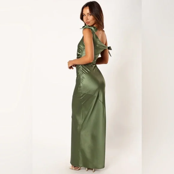 Petal & Pup Selma Off Shoulder Maxi Dress - Picture 3 of 13